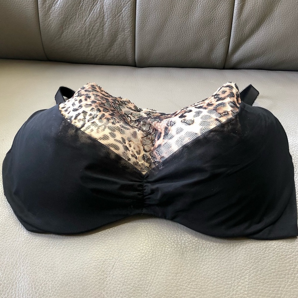 Victoria’s Secret push-up pigeonnant bra 36 DD